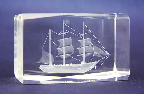 成都玻璃水晶工艺品定制 商务办公摆件设计与公司周年庆礼品图文制作